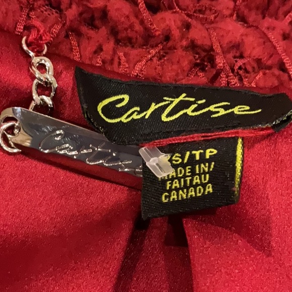 Laura’s CARTISE Adorable Retro Red Boucle fringed Jacket with hooks buttons. - Picture 2 of 9